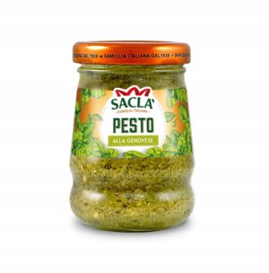Słoik pesto alla genovese Sacla, włoski sos z bazylii, idealny do makaronów, sałatek i dipów, naturalny produkt od włoskiego producenta, wysokiej jakości.