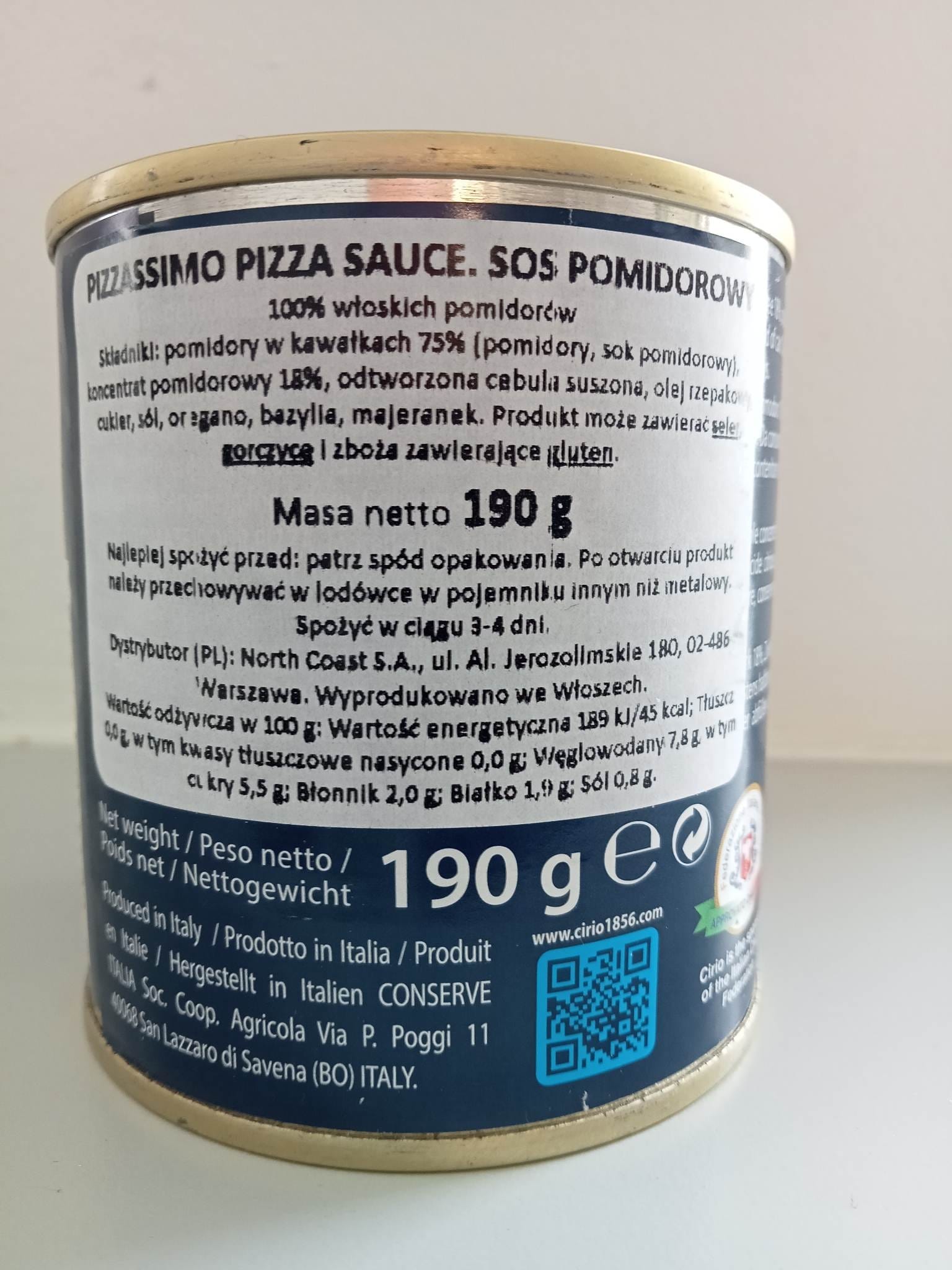 CIRIO Sos do PIZZY 190g 12 Puszka z etykietą sosu pomidorowego, zawierająca informacje o składzie, dacie przydatności i producencie, idealna do produktów spożywczych OpenAI.