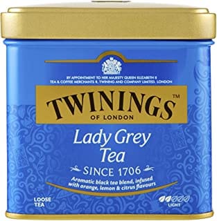 Aromatyczna czarna herbata w puszce Twinings Lady Grey Tea, o smaku bergamoty, cytrusów i lawendy, idealna na relaks i delektowanie się wykwintnym smakiem.