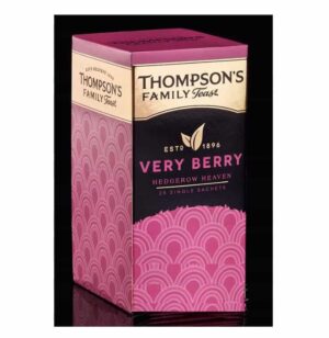 Herbata w saszetkach Thompson’s Very Berry z czarnej herbaty i aromatem owoców leśnych, idealna na relaks i orzeźwienie.