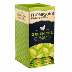 Świetna zielona herbata z cytryną od Thompson's Family Tea, pakowana w 25 pojedynczych saszetkach, idealna do codziennego relaksu i zdrowego stylu życia.